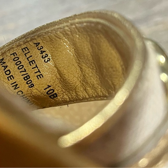 Coach Ellette open toe strapped wedge sandals with flowers 🌸 on the wedges - Picture 13 of 16